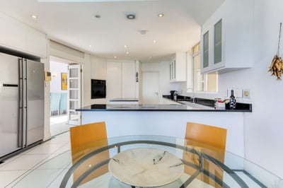 Luxury Villa Photo #13