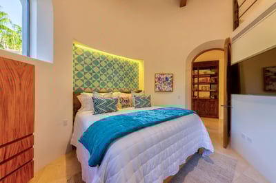 Luxury Villa Photo #22