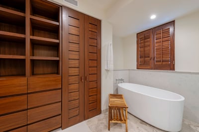 Luxury Villa Photo #38