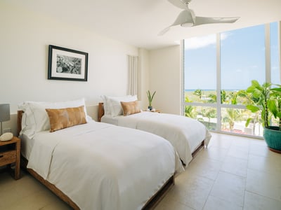 Luxury Villa Photo #32