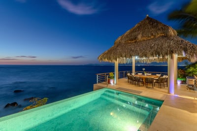 Luxury Villa Photo #4