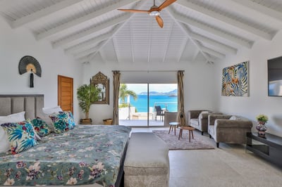 Luxury Villa Photo #35