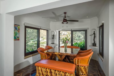 Luxury Villa Photo #15