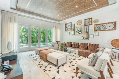 Luxury Villa Photo #24