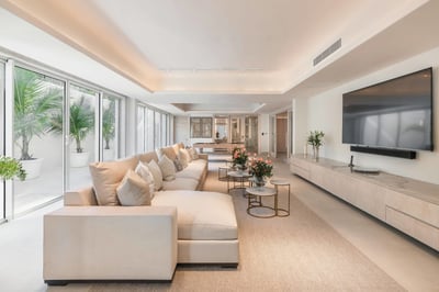 Luxury Villa Photo #28