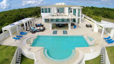 Luxury Villa Photo #3
