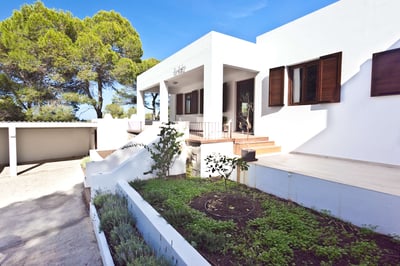 Luxury Villa Photo #3