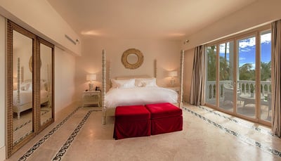 Luxury Villa Photo #9