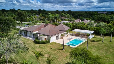 Luxury Villa Photo #3