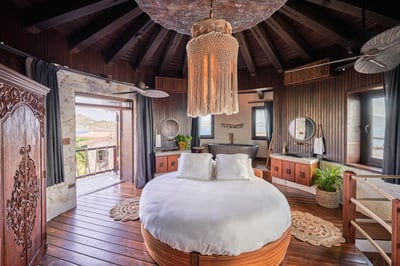 Luxury Villa Photo #38