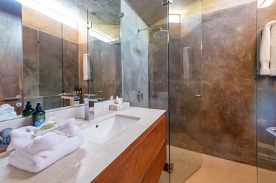 Luxury Villa Photo #3