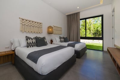 Luxury Villa Photo #36