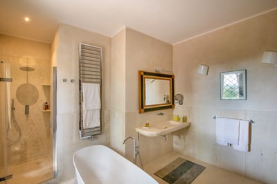 Luxury Villa Photo #20