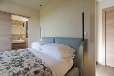 Luxury Villa Photo #37