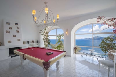 Luxury Villa Photo #25