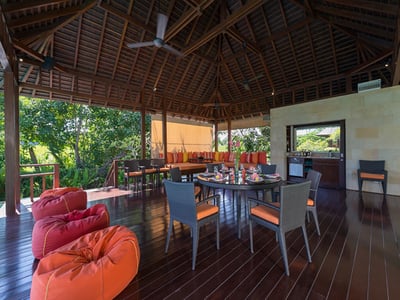 Luxury Villa Photo #8