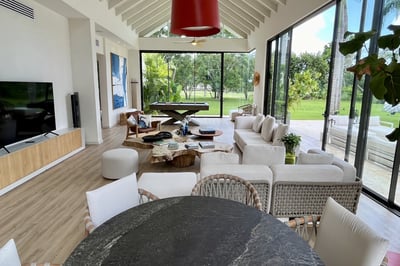 Luxury Villa Photo #22