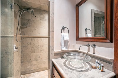 Luxury Villa Photo #39