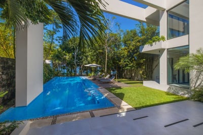 Luxury Villa Photo #5