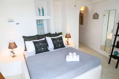Luxury Villa Photo #15