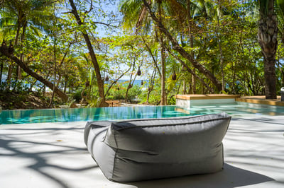 Luxury Villa Photo #3
