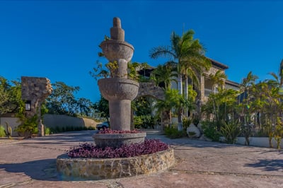 Luxury Villa Photo #19