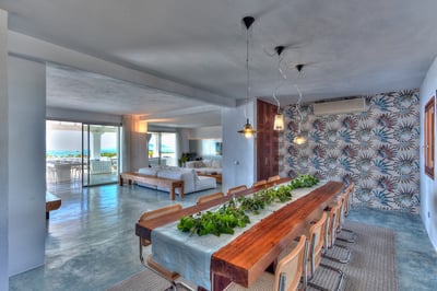 Luxury Villa Photo #17