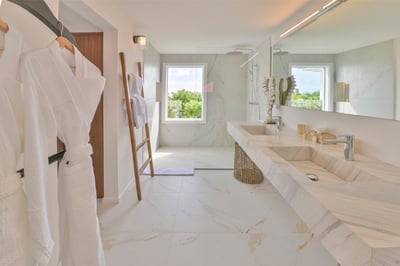 Luxury Villa Photo #50