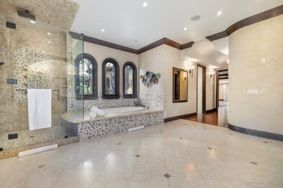 Luxury Villa Photo #34