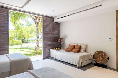 Luxury Villa Photo #38