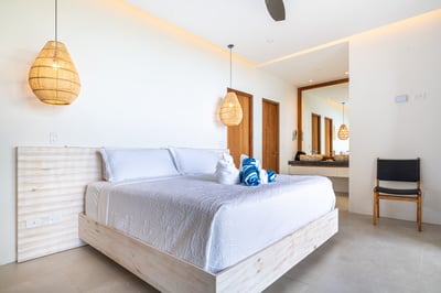 Luxury Villa Photo #49