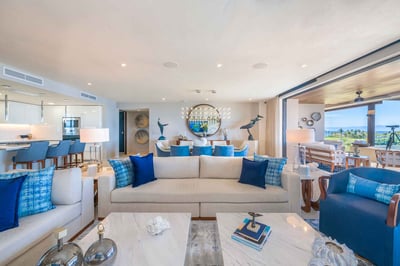 Luxury Villa Photo #14