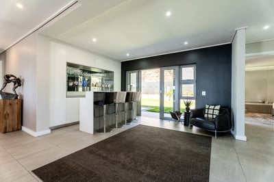 Luxury Villa Photo #35