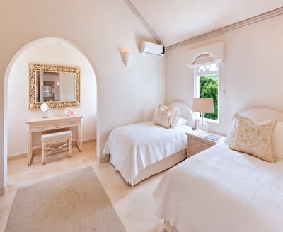 Luxury Villa Photo #8