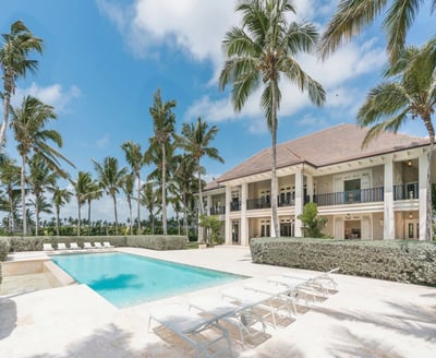 Luxury Villa Photo #4