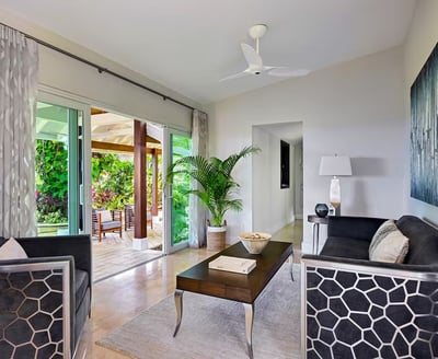 Luxury Villa Photo #30