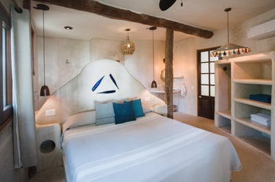 Luxury Villa Photo #16
