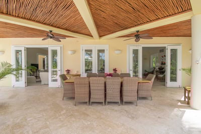Luxury Villa Photo #8