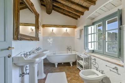Luxury Villa Photo #23
