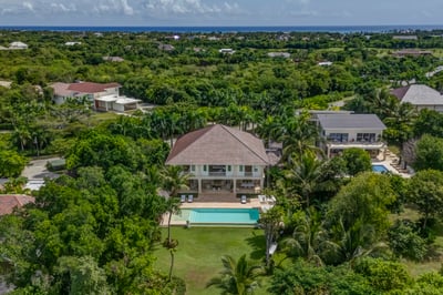Luxury Villa Photo #3