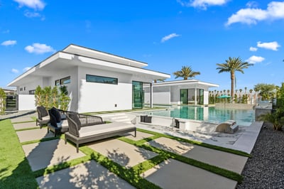 Luxury Villa Photo #3