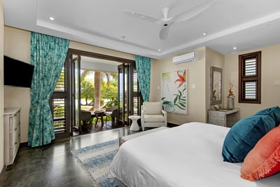 Luxury Villa Photo #28