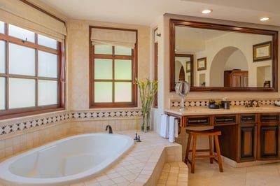 Luxury Villa Photo #39