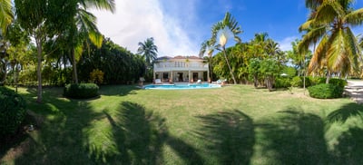 Luxury Villa Photo #6