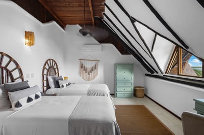 Luxury Villa Photo #60