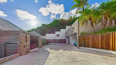 Fitness Area: On the back of the property. Fully equiped fitness room, air conditioning.&nbsp;