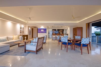 Luxury Villa Photo #13