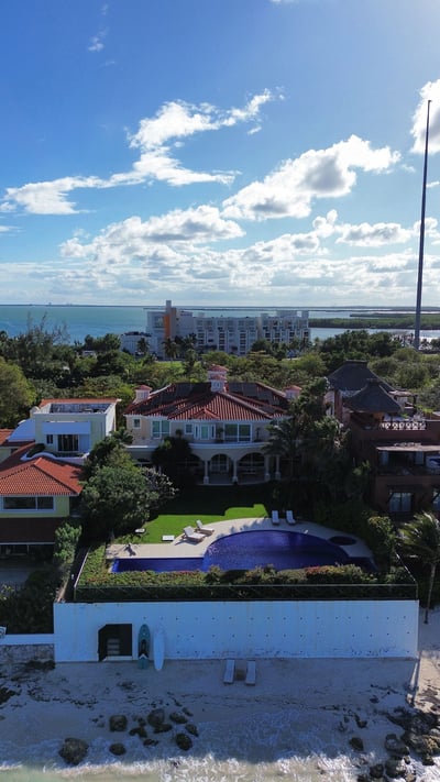 Luxury Villa Photo #33