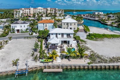 Luxury Villa Photo #2