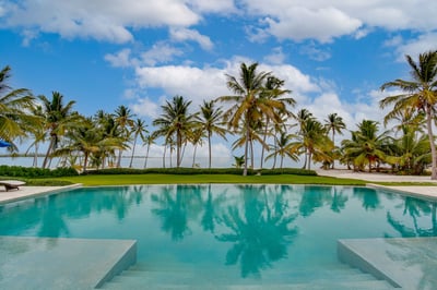 Luxury Villa Photo #4